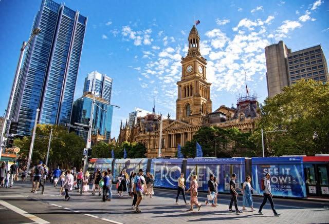 这是一个只有懒人没有穷人的国家在澳大利亚，穷根本不是命，懒才是。我见过的人里