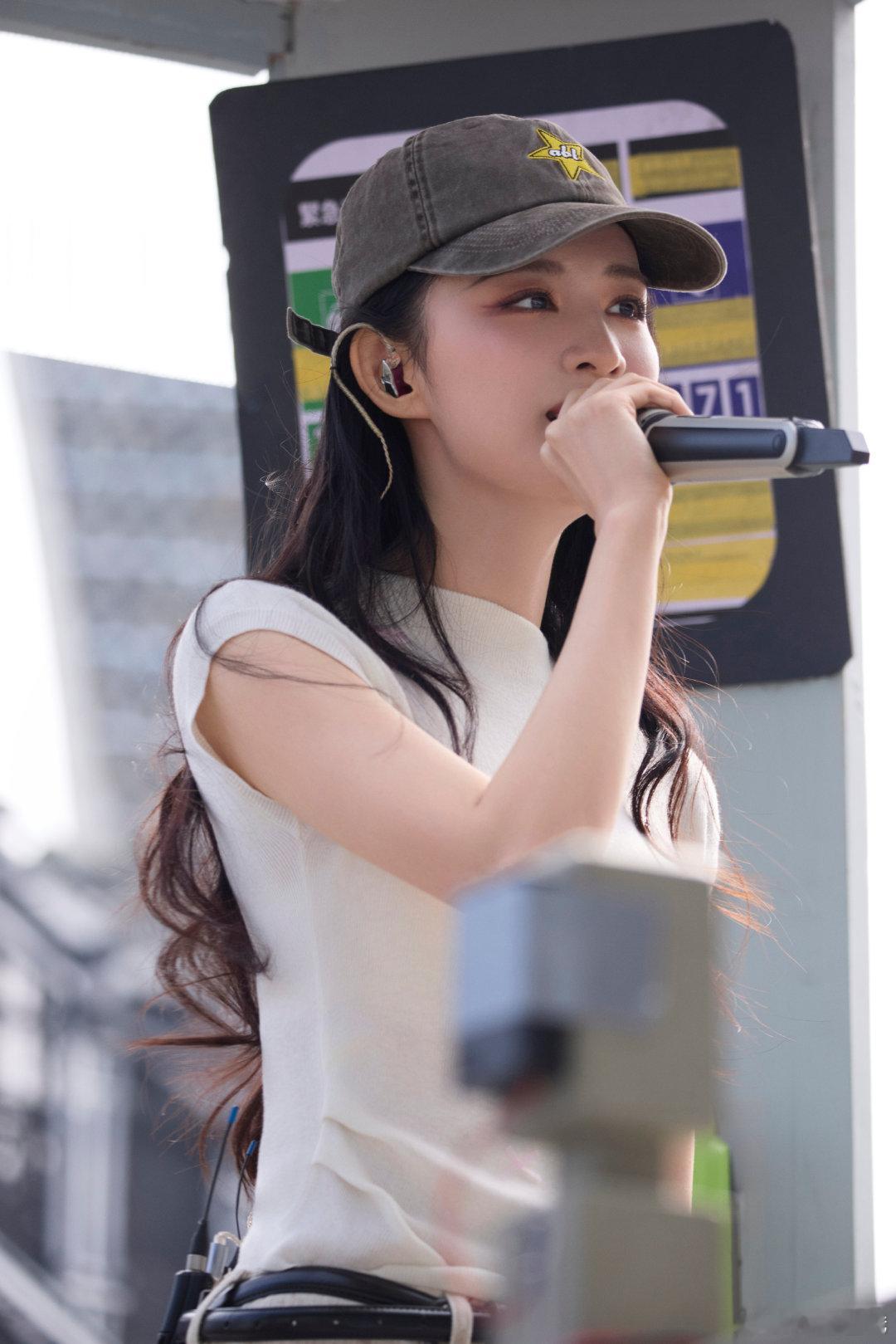 王楚然跨年彩排照好高清的美貌！！期待明天的舞台喽🥰🥰