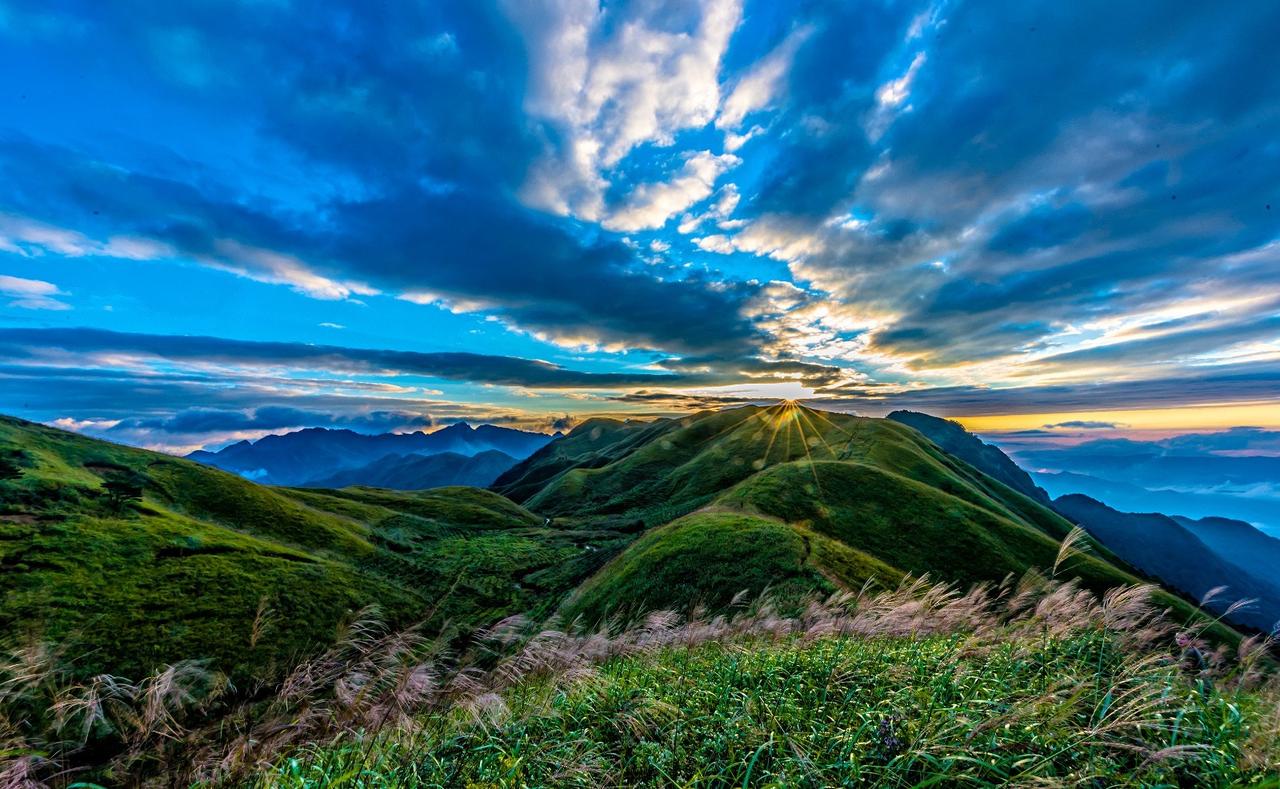 跑到江西武功山玩儿，发现了一个极其让我惊诧的现象：江西经济并不强，但是农村的各种