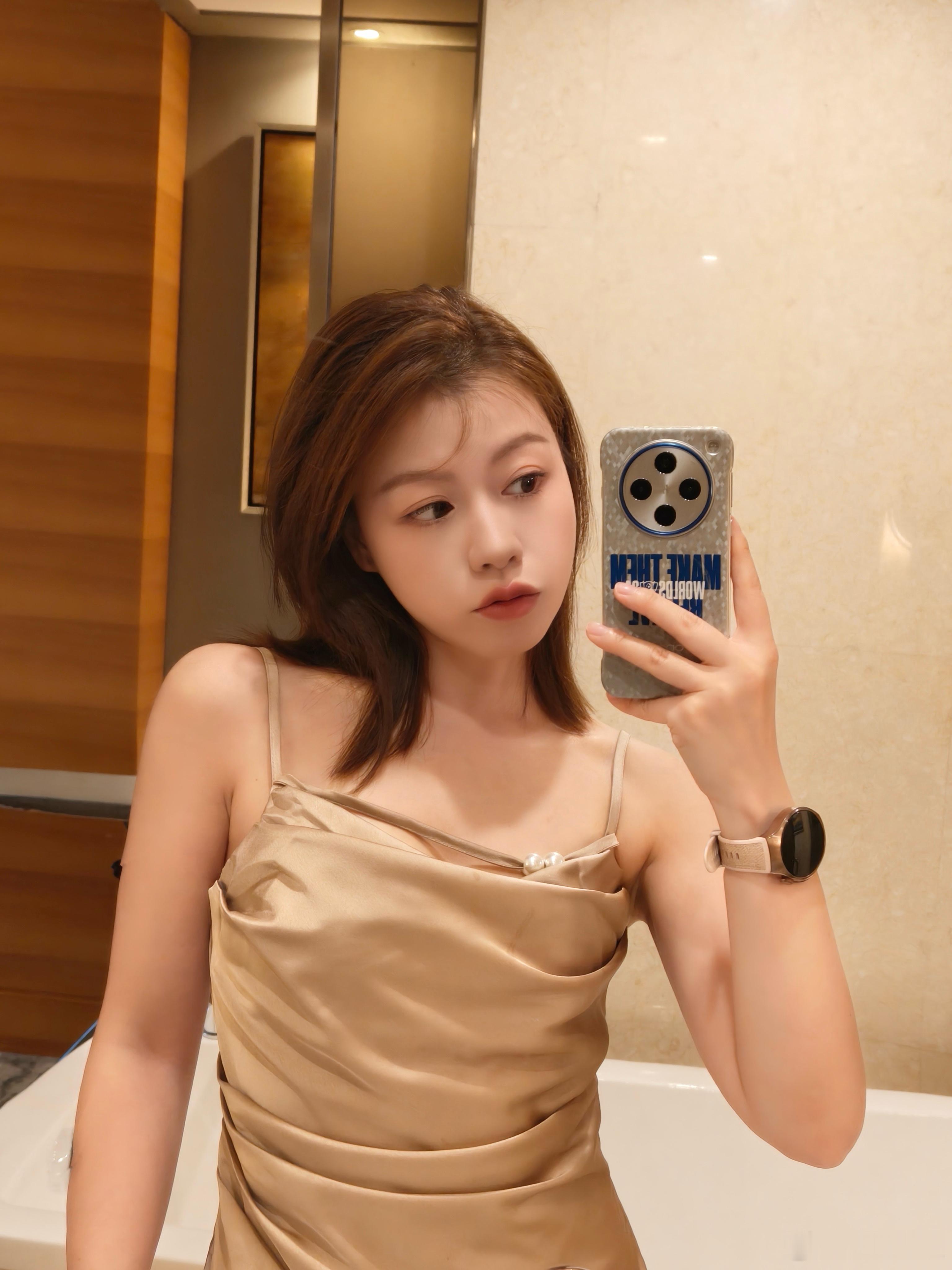 超级月亮今天对着月亮许愿了吗？能不能悄悄告诉我你的愿望是什么吖~​​​