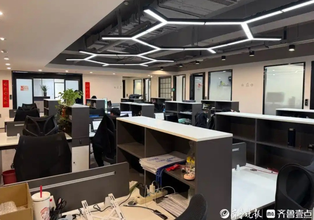 19.9元拎包办公, 你会为“日租工位”付费吗?