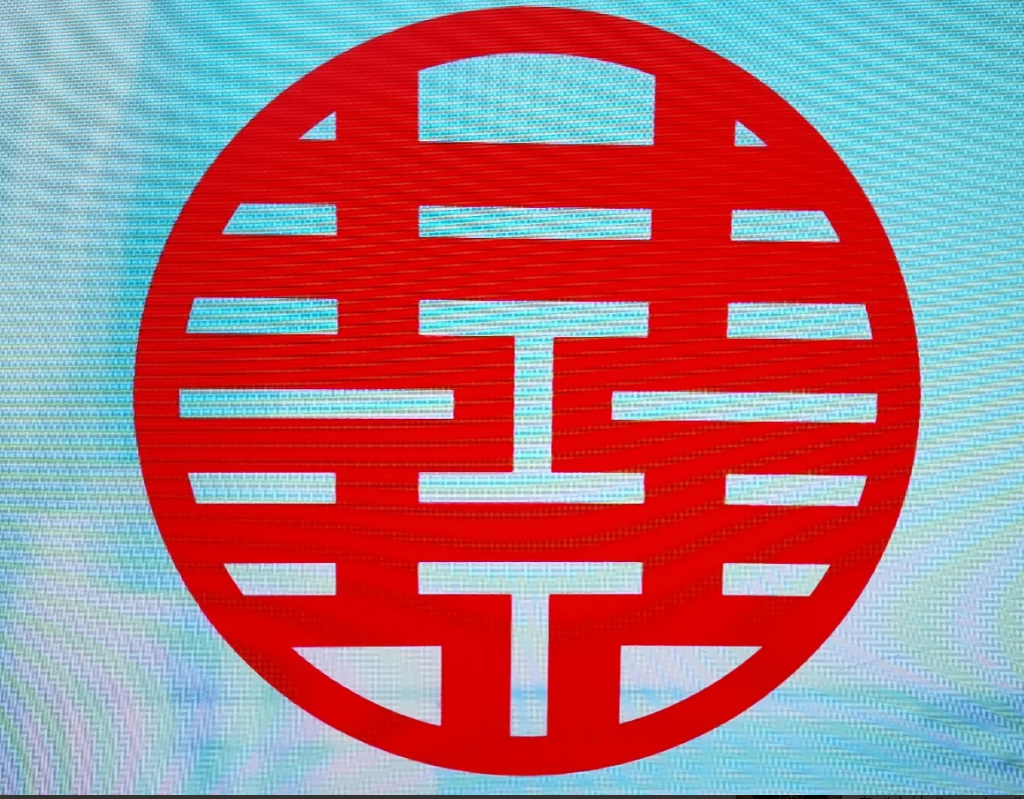 昨天听说一个远房亲戚家娶媳妇，已经谈好彩礼钱50万元。我惊呆了。我知道，他