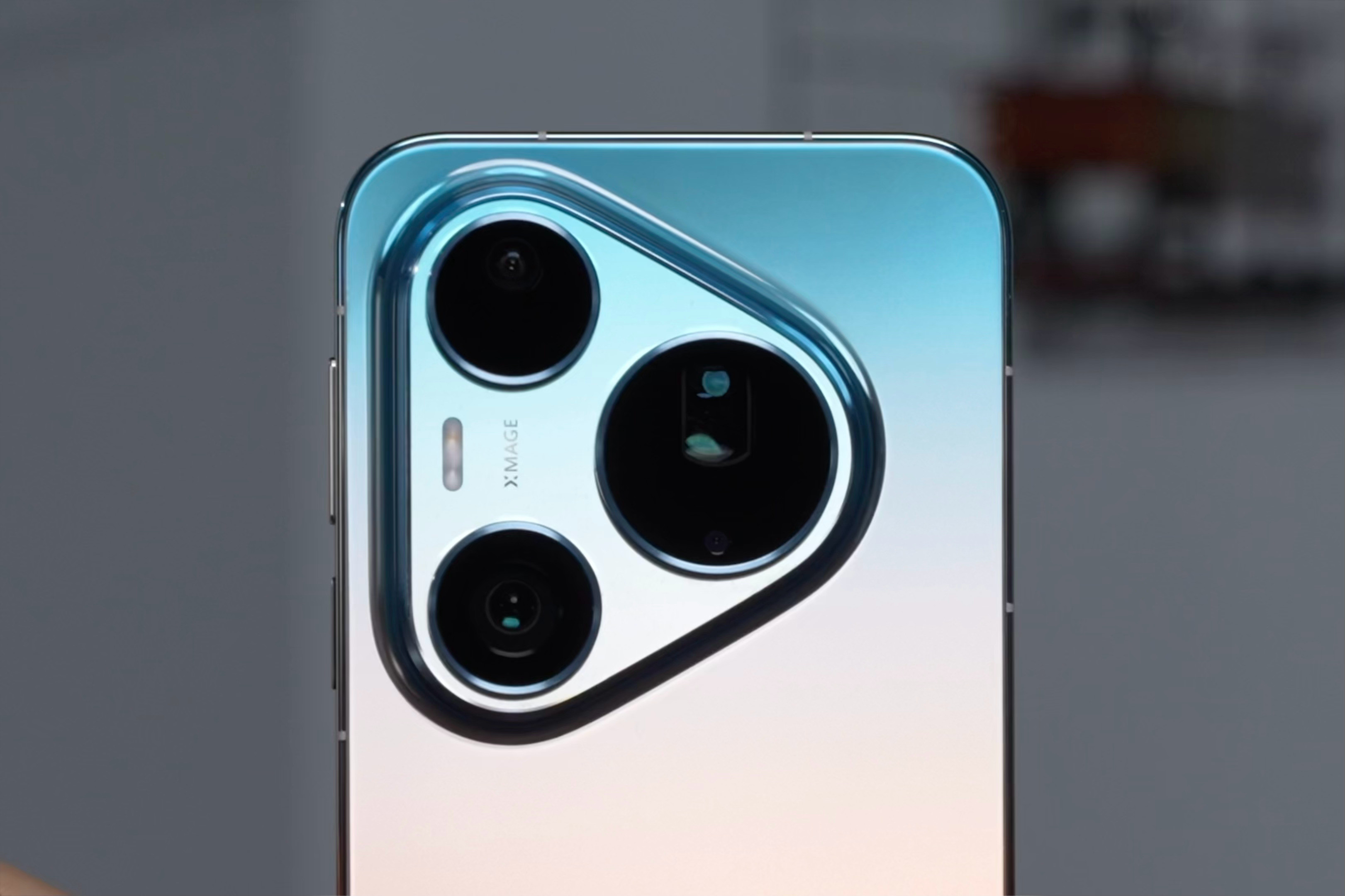 前几年不少影像旗舰都配备可变光圈，这两年倒是少了，华为这边一直坚持这个方案，爆料