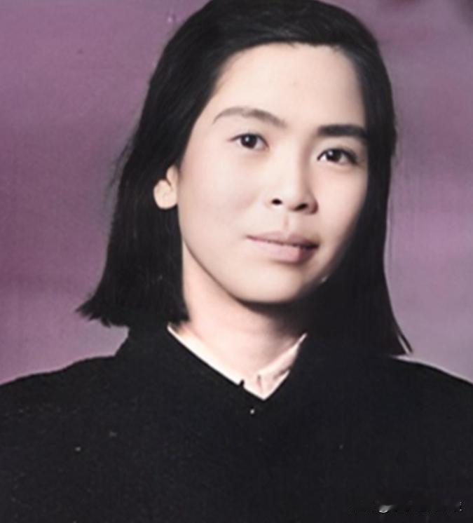 1984年，贺子珍病逝。然而，在遗体火化过程中，发生了一件“怪事”。原来，工作人