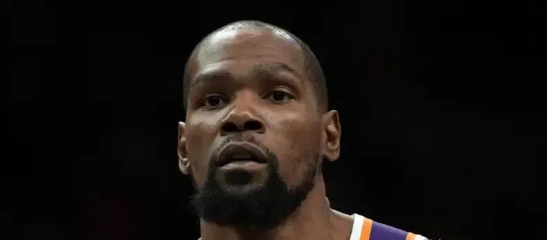 近日，前NBA球员肯德里克-帕金斯在一档节目中谈到了凯文-杜兰特。帕金斯表示：