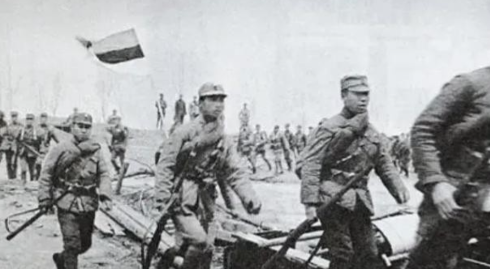1938年，台儿庄战役取得大捷，德国顾问团团长法肯豪瑟找到李宗仁，愤怒道：“我一