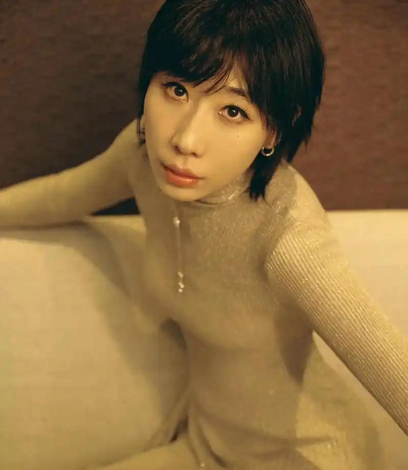 这嗓子，王菲听完都愣了三秒。不是科班出身，却让春晚导演组在后台倒吸凉气。她演