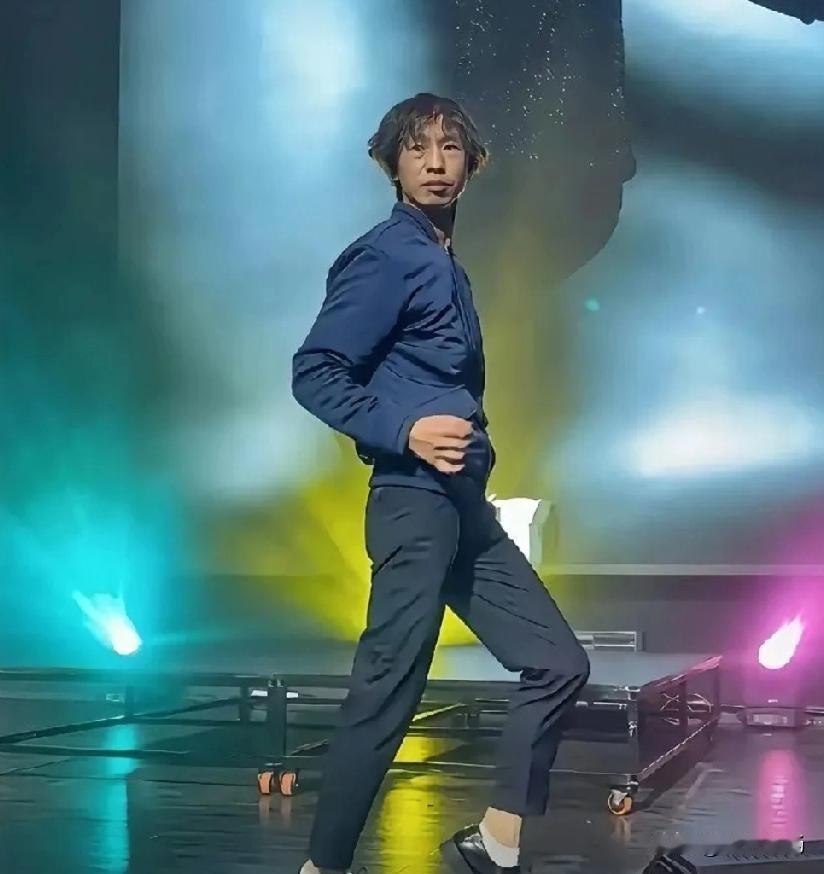 陕西汉中庞麦郎VS山东菏泽郭有才，谁更胜一筹？其实各有千秋，但真要说起来，庞麦郎