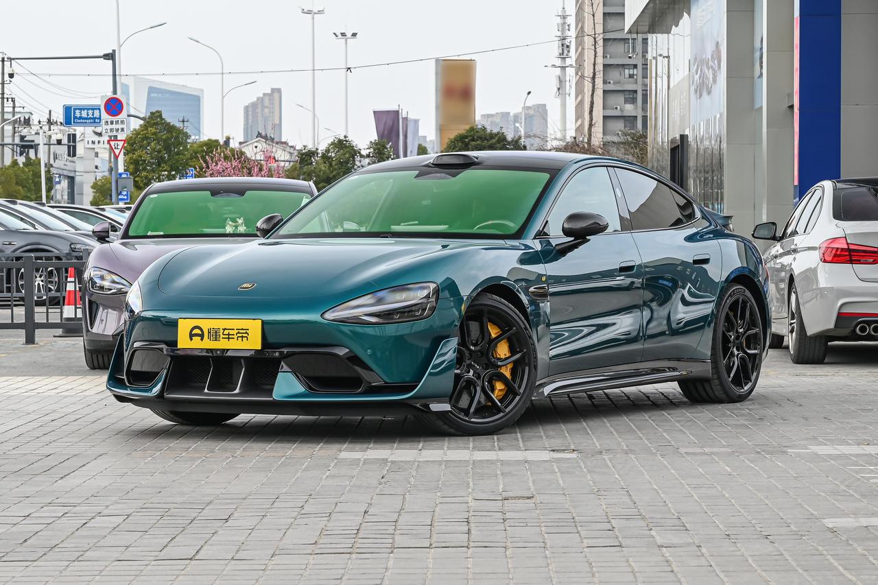 扬言和奔驰E抢市场的小米su7ultra，如今月销不足百台，为何大降价没人要曾