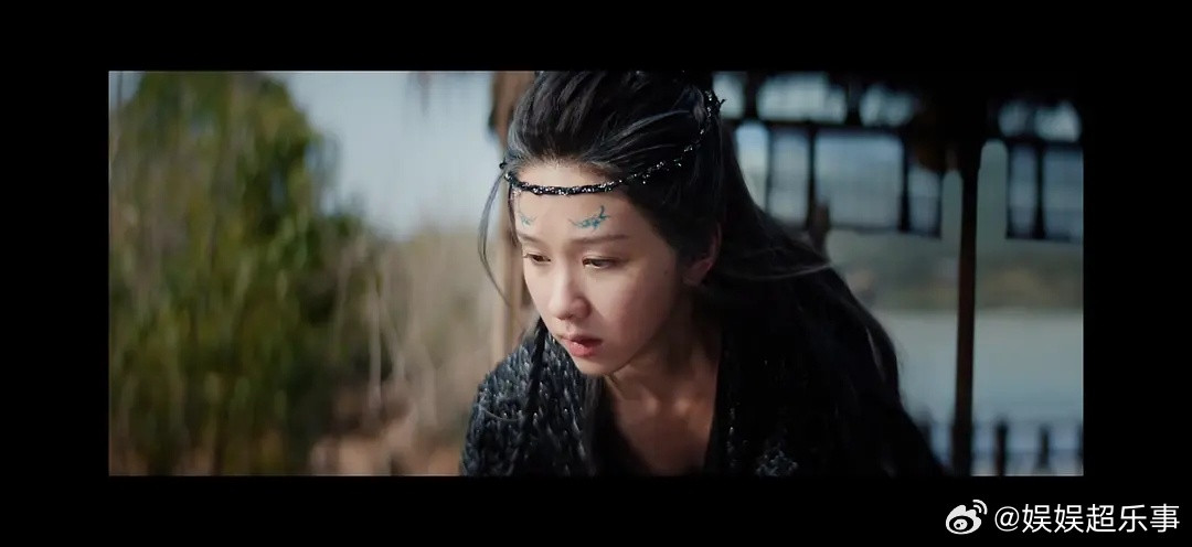 陈都灵第一张还行，第二张真的意味不明