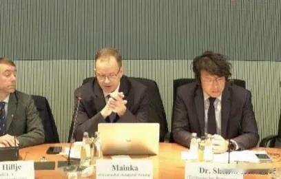 沈伯洋现身德国议院今天凌晨，遭大陆立案侦办的沈伯洋现身德国联邦议院，他在议院发