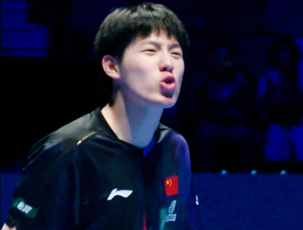 笑死我了！侯英超畅快大喊：好，咱也终于放高球了。第一局温瑞博3:1开局，