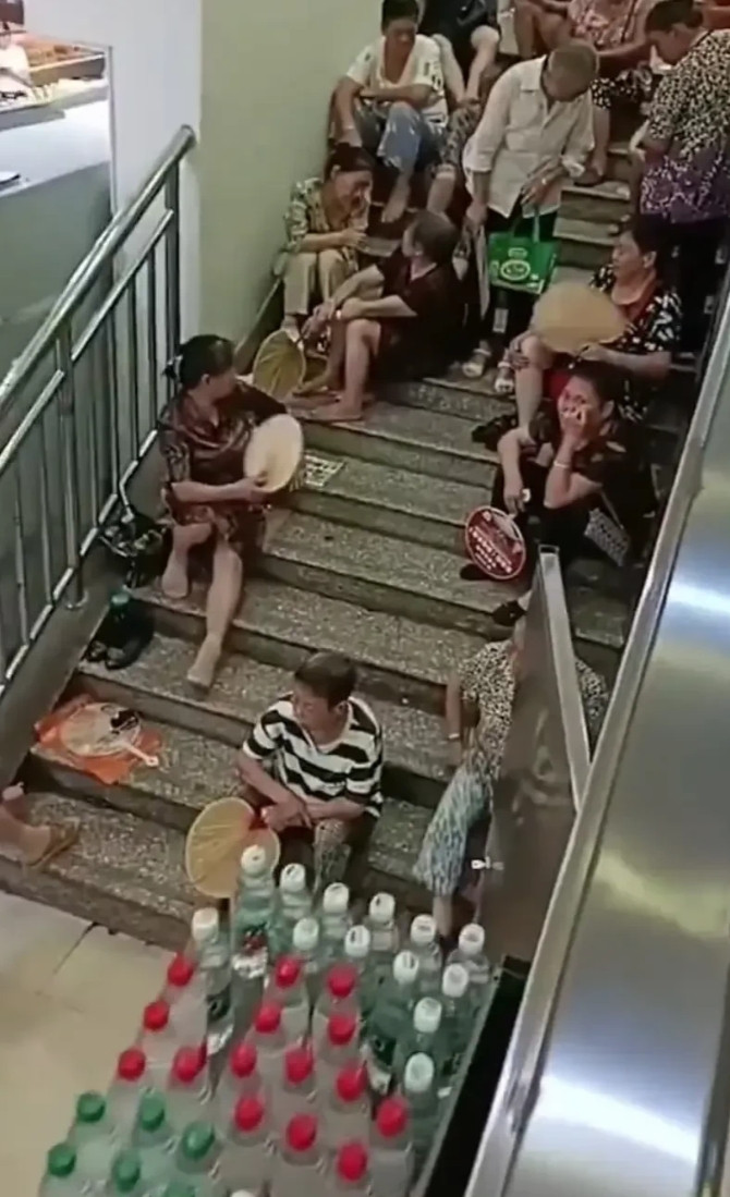 他们是怎么做到不脸红的啊。[捂脸哭][捂脸哭][捂脸哭]