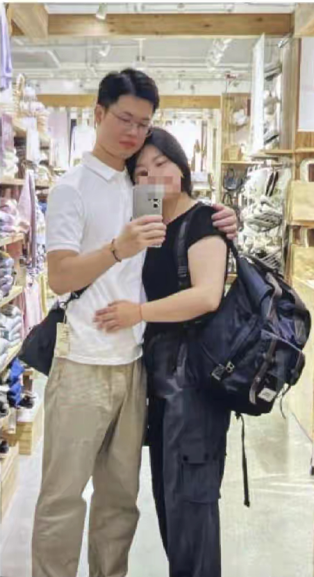 华南理工出轨黄博士曾经发表了多篇论文，还参加了2个科研成果发表黄博士是华南理