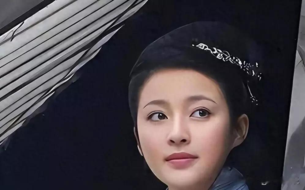 甘婷婷这名字，搁十年前，十个人里有八个先想到潘金莲。那会儿她刚凭《新水浒传》冒头