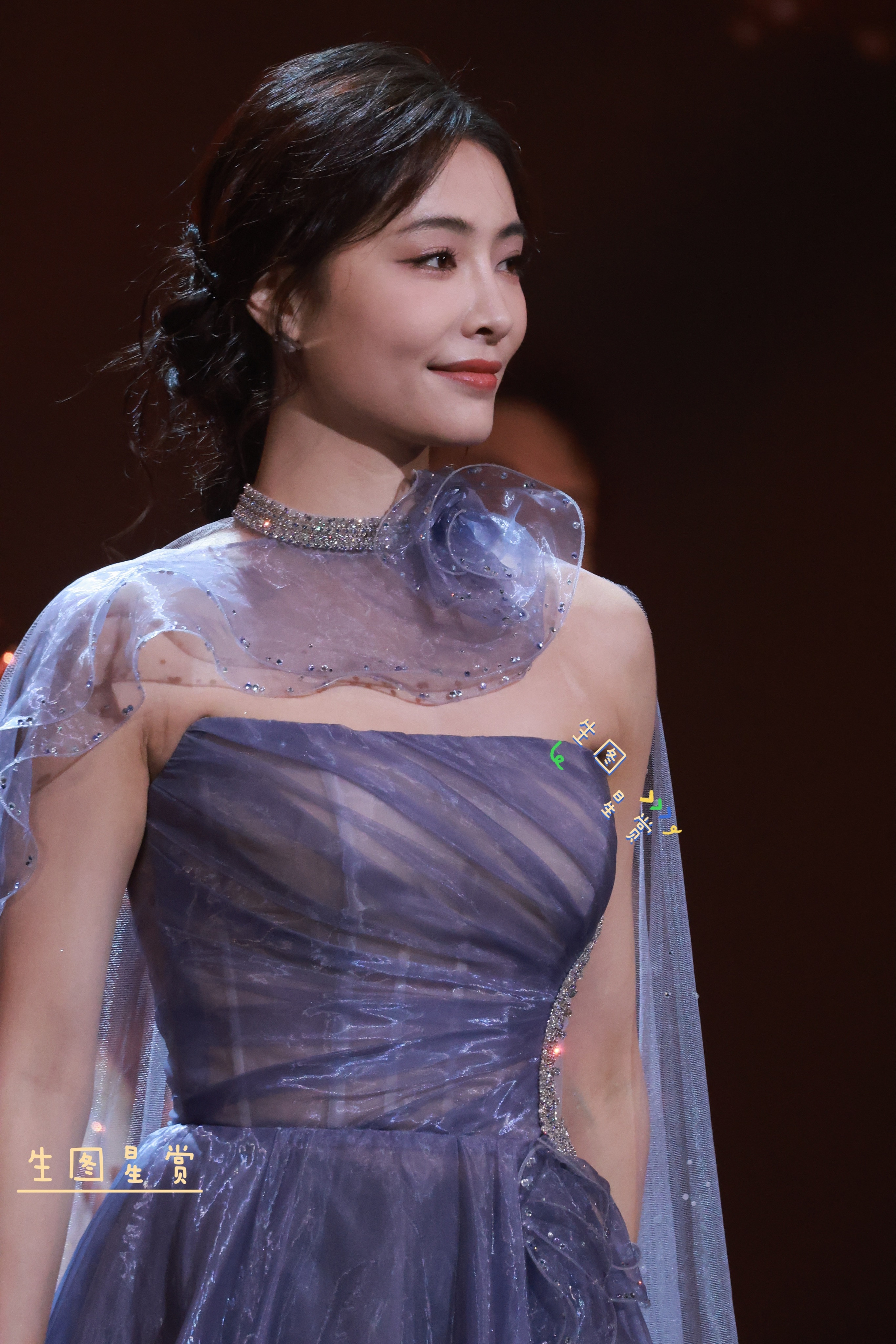 许佳琪×浙江国际青年电影周蓝色妖姬kiki，舞台上全然放光彩🔮许佳琪