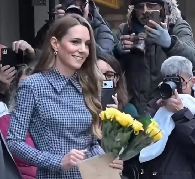 凯特王妃最近亮相瘦了不少，大家调侃她快成“纸片人”啦！其实健康的美才最重要，