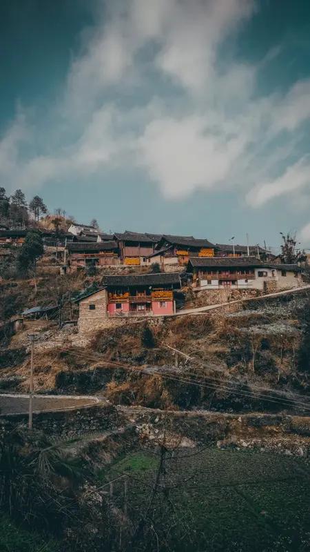 要是我，还真愿意在贵州大山里生活。今年暑假有人去贵州黔东南锦屏县的村子住了十天，