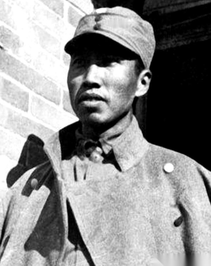 一群日本特务，端着酒杯，在山西祁县的大德兴饭庄里高声喧哗。他们庆祝的，是刚刚干