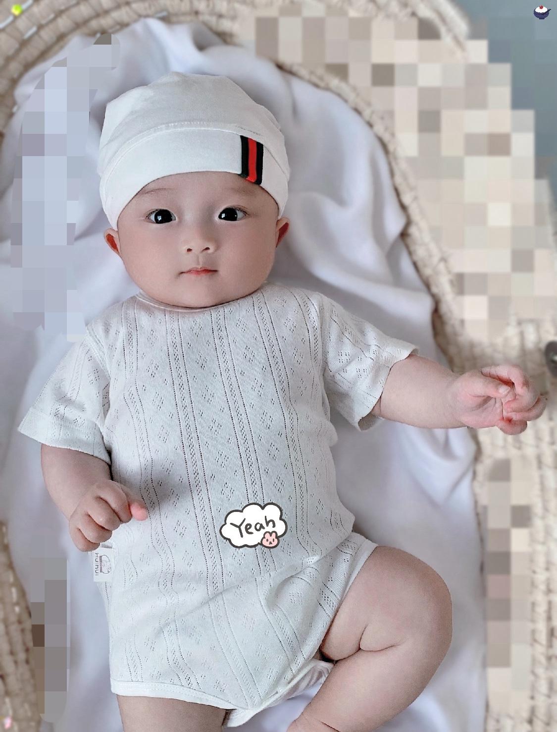 昨天我女儿顺利生了三胎，母子平安。这是我女儿的第三胎，第一胎是个女儿，婆婆家