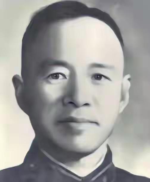 1949年张爱萍力荐林遵出任海军司令，刘伯承一句“那就不是人民海军了”，背后到底