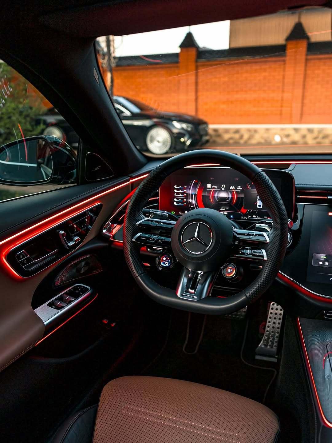 梅赛德斯–AMGE53