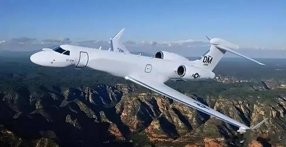 中东上空出现了美国极其昂贵且稀少的EA-37B空军新一代电子战飞机，这是一个危险