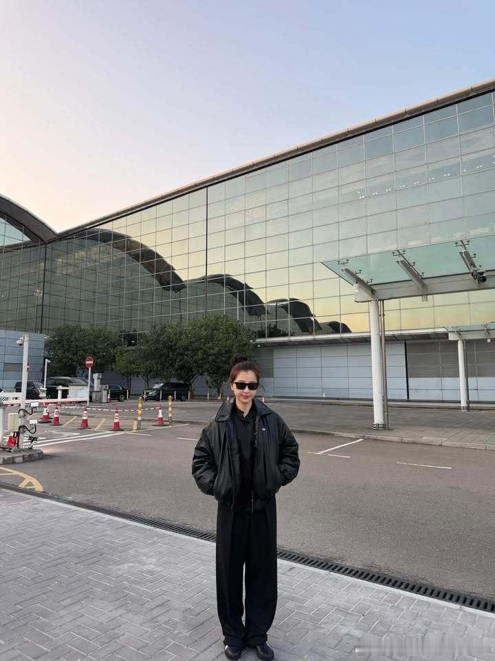 虞书欣这两天ins更新的这几张超有鱼头星星时期的感觉我知道有人懂我