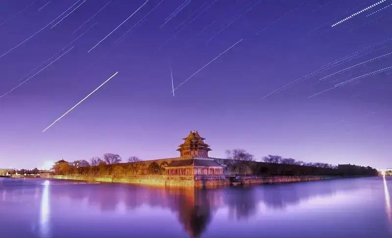 巨蟹、双子、天秤、射手被集体点名，说今明两天钱包要鼓。我刷到的时候正排队买咖