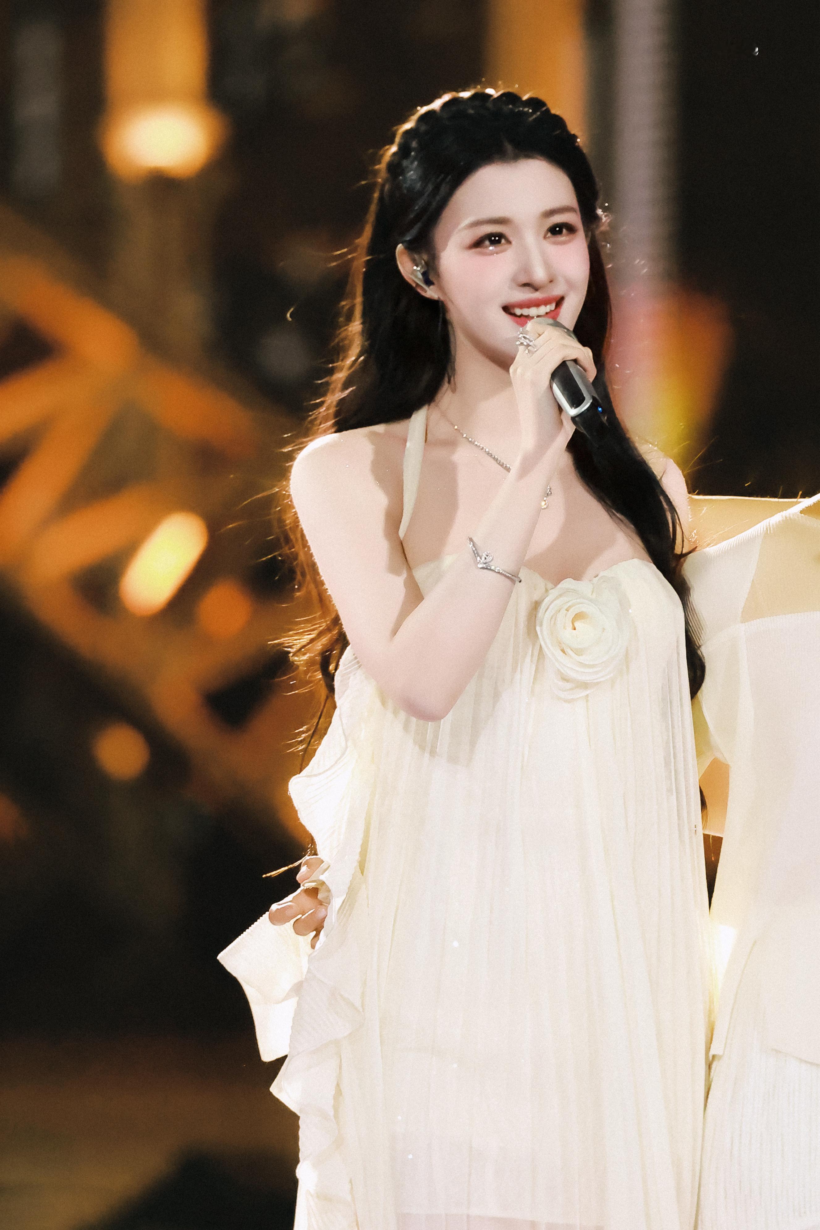 王楚然出圈镜头王楚然温婉如玉的内娱大美女！我船值得！！