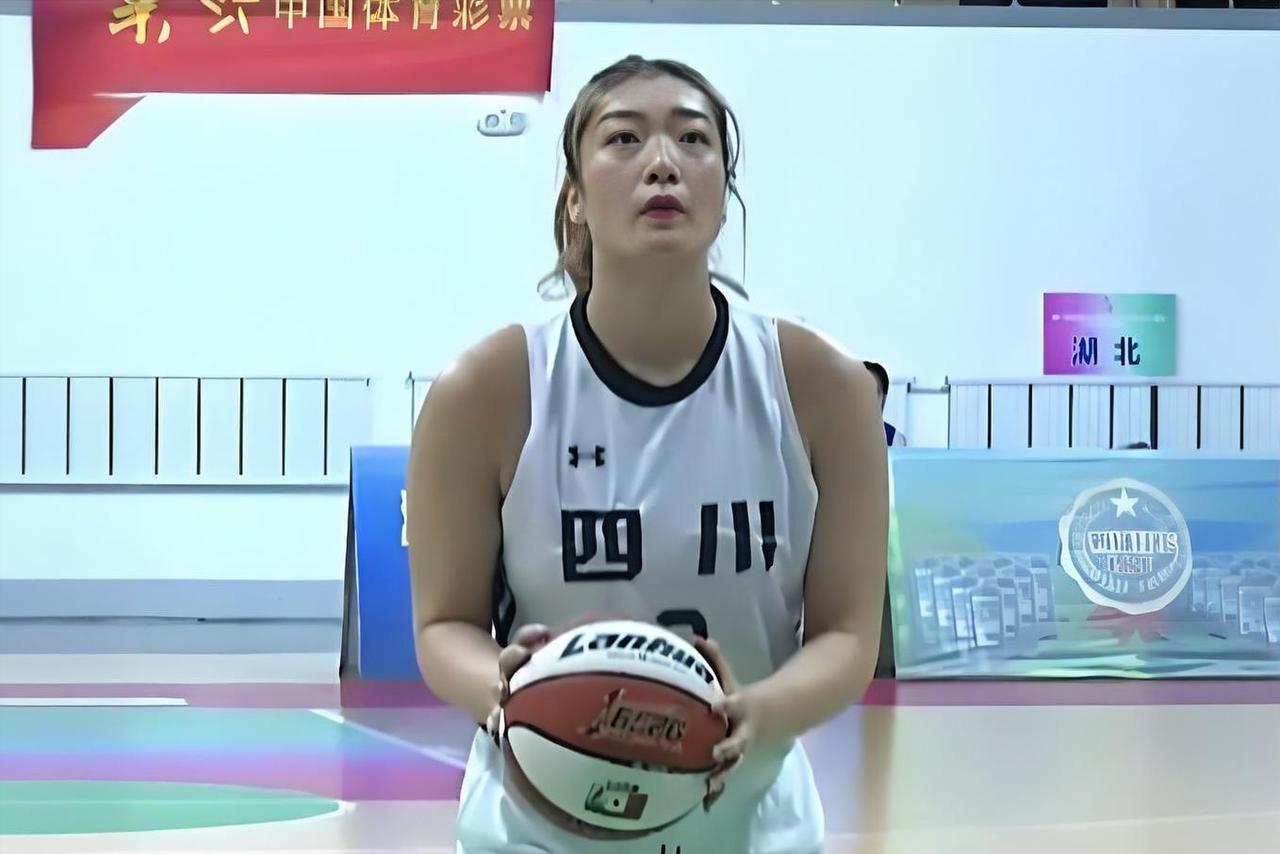 车轮站！李梦有所保留，全场5投2中拿到9分7助攻，四川女篮100：74大胜湖北队