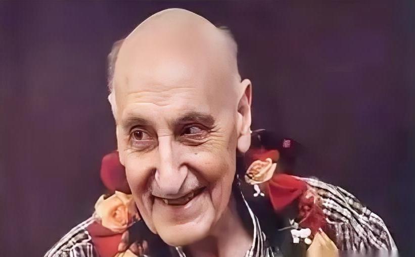 这要是搁现在，你能信？一个法国贵族，把巴黎的房子都抵押了，就为了送70多个“熊猫