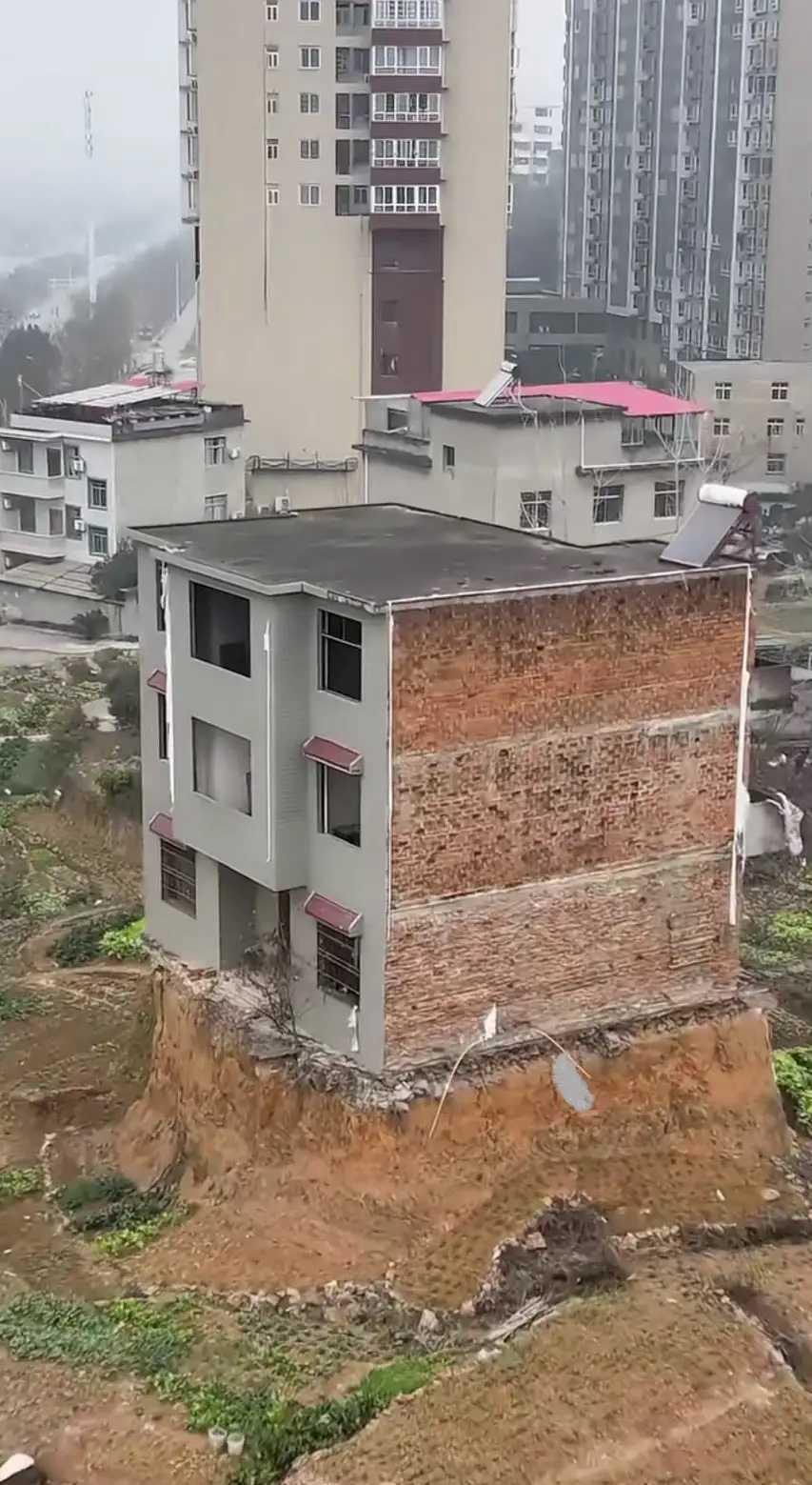 好缺德，这还怎么住啊！