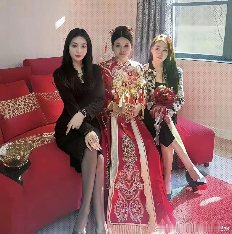 看了照片，新娘不开心了​​​