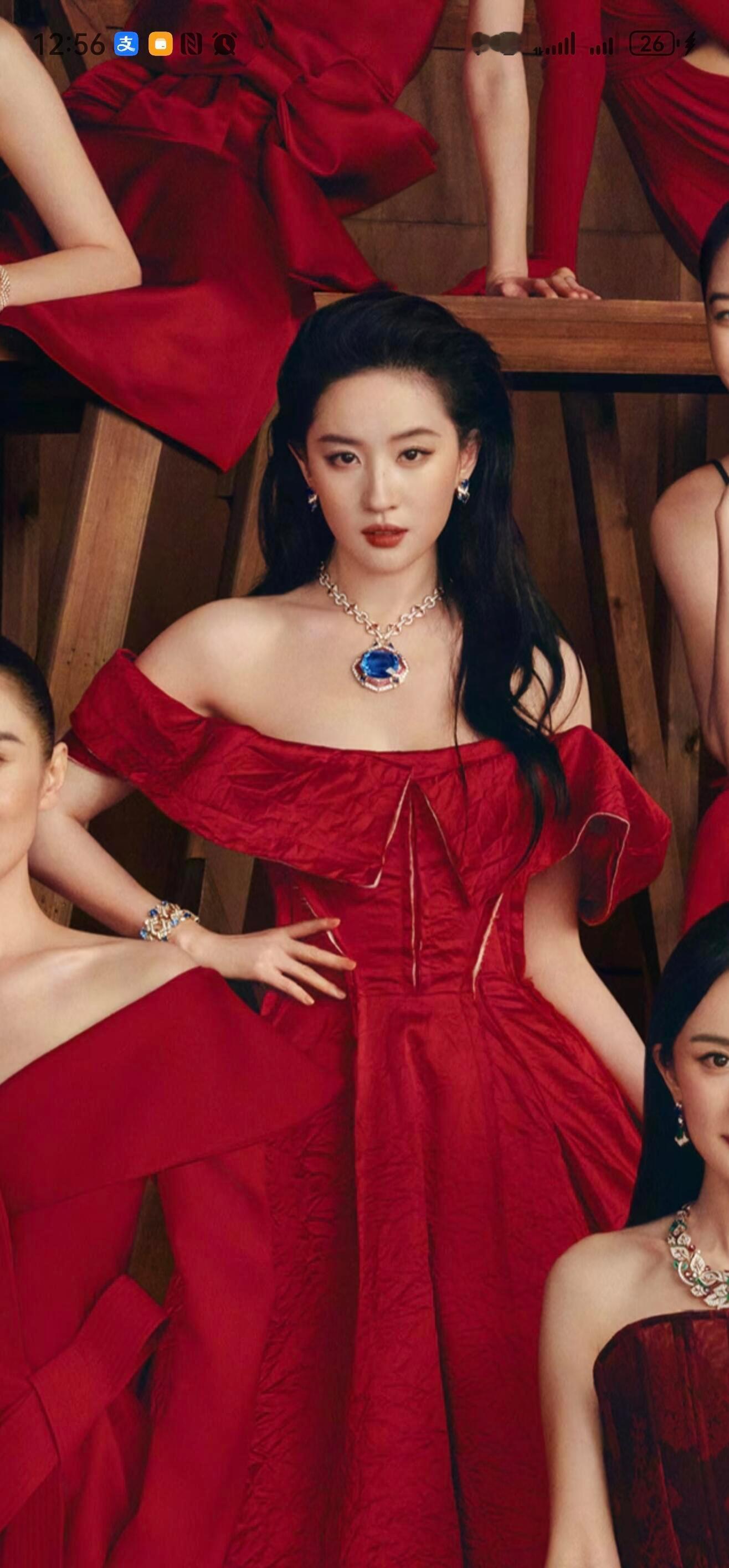 刘亦菲宝格丽看了VOGUE金九封面之后我满脑子只剩下⬇️宝格丽：再说看不见试