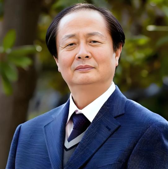 2002年作曲家赵季平的夫人去世后，朋友第二年给他介绍了一个女朋友，这个女人长的