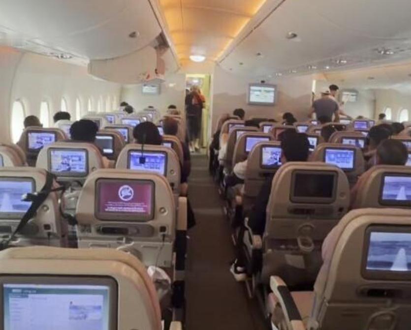 A380这次是真栽在杭州了！ 7月22日晚上九点，阿联酋航空EK302航班从