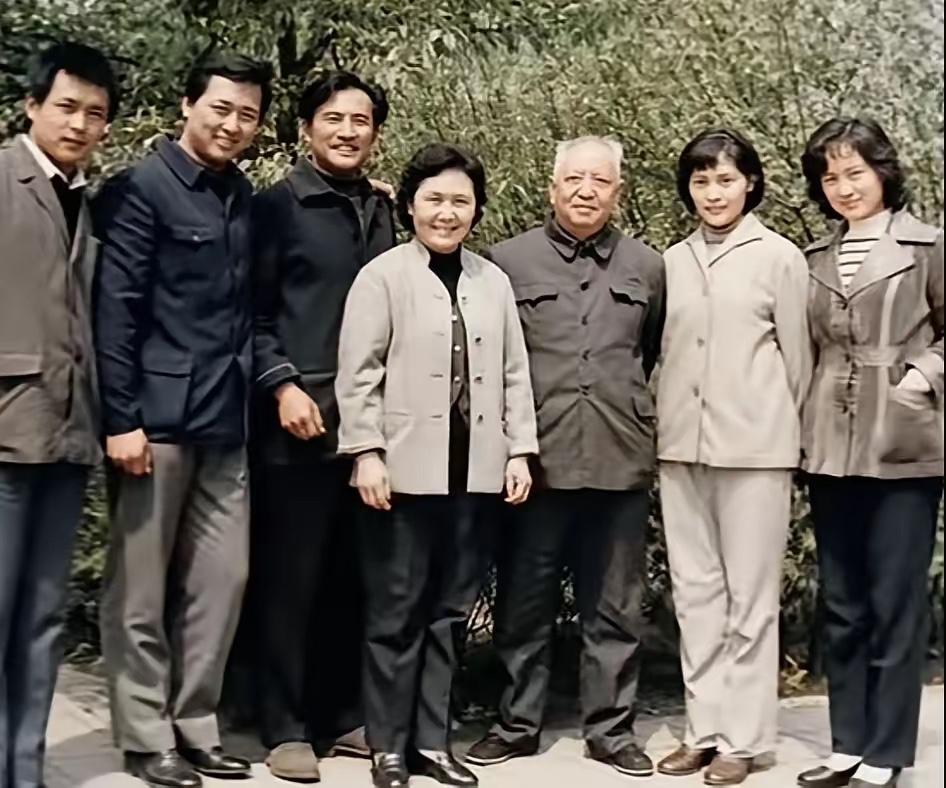 这7位著名演员，都是老戏骨，我觉得年轻人肯定不认识，那么，你能说出他们的名字吗？