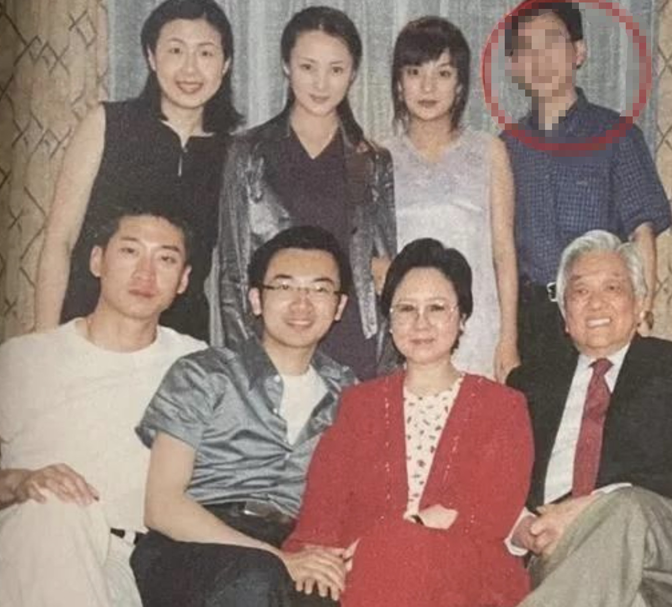 赵薇赵薇那些不常见的合影系列——1998年8月，北京，琼瑶与《还珠格格第二部》