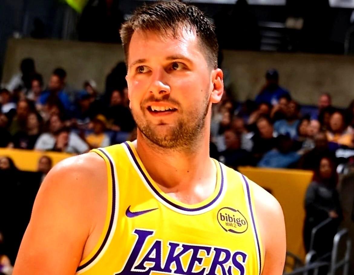 新赛季MVP之争要翻天？东契奇带着湖人杀疯全联盟！场均35+9+9的数据简直开了