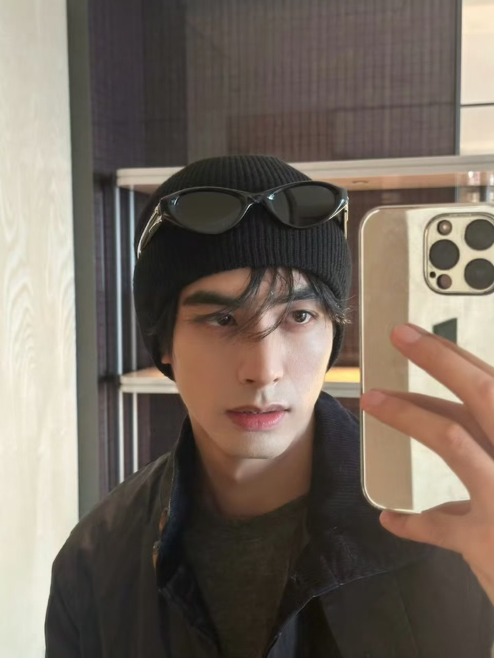 网友票选出最适合戴冷帽的男明星：TOP9王鹤棣TOP8梓渝TOP7何与TO