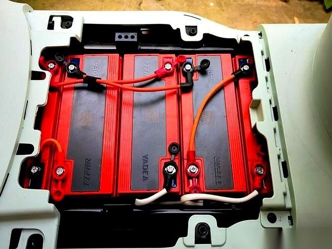 最坑人的一件事，就是你把电瓶车当成手机那么充电。真的，我跟你讲。你以为非要骑