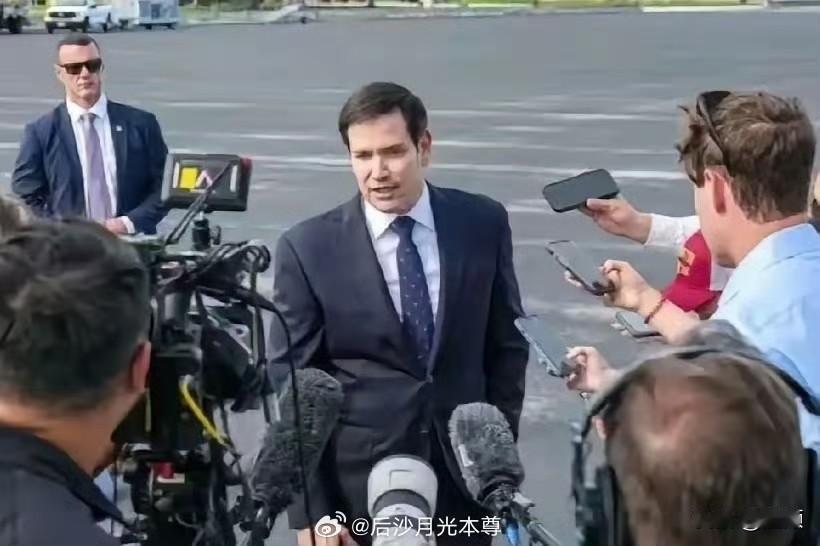 10月22日,美国国务卿鲁比奥对记者谈及中美互收“靠港费”时表示,这或是一场没有