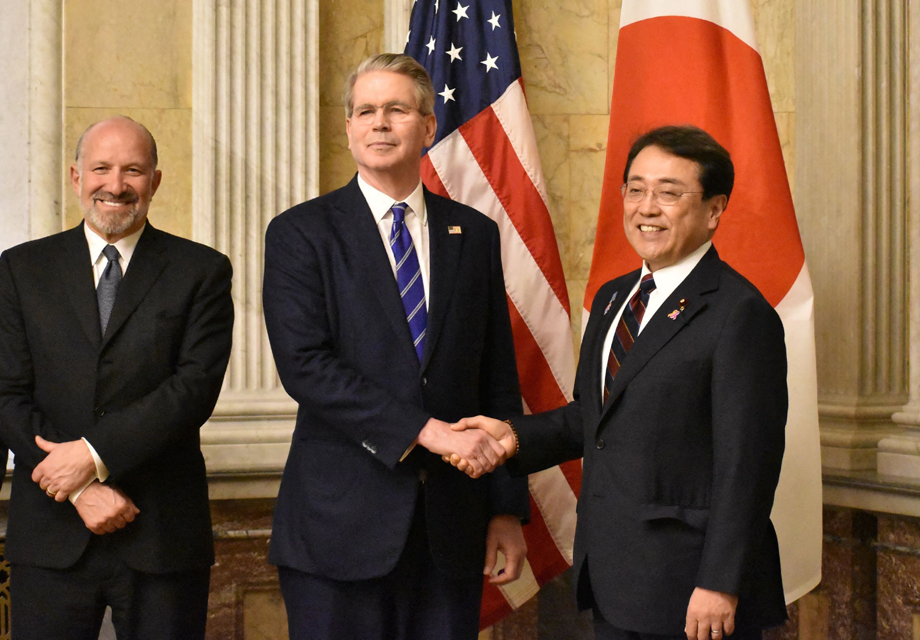 日本发起总攻，用美债击败特朗普，中方致信东京，是时候联手抗美