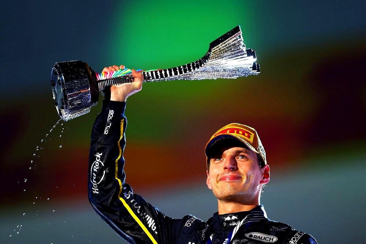 维斯塔潘知道，如果想夺冠，可能还得需要诺里斯再得一次零分。迈凯伦因车底木板磨