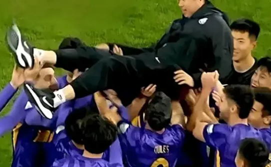 不得不说，津门虎被武汉三镇逆转击败纯纯是此前败人品的操作导致的。 之前在主场全