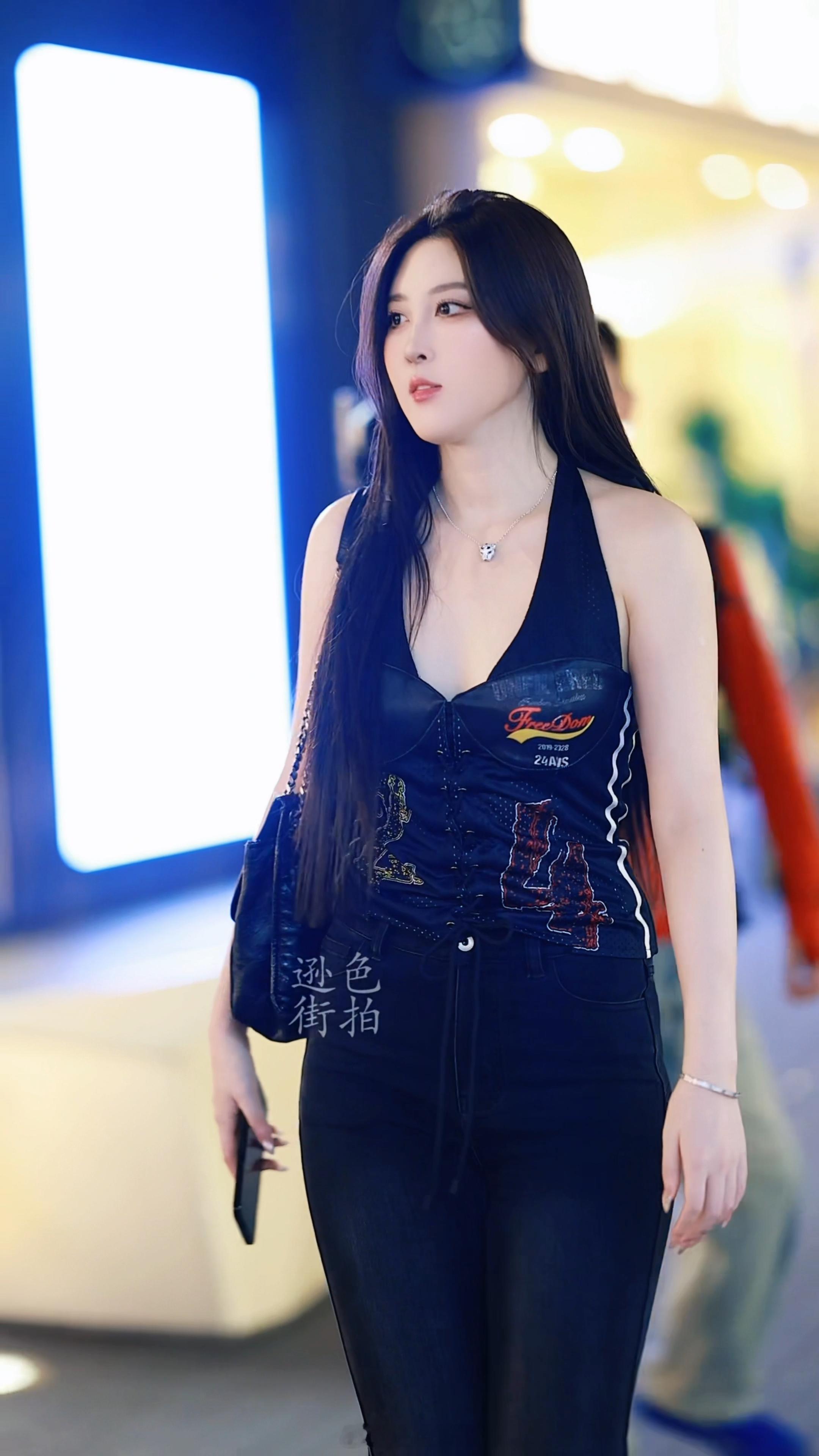 【成都街拍】晚安🌙🌙🌙丨摄影拍照每日穿搭​​​