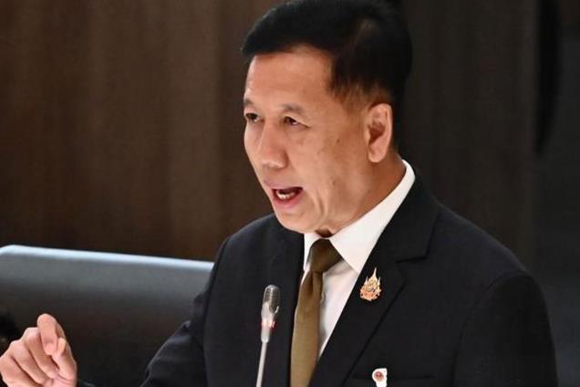 言外之意是，他去意已决，但是没人留他，哪怕是留一下，客气一下，他也不会选择阿努廷