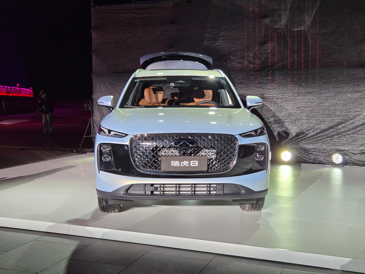 前些天在西藏试驾了奇瑞新一代的瑞虎8，一些产品的细节值得聊一聊。像是那颗1.