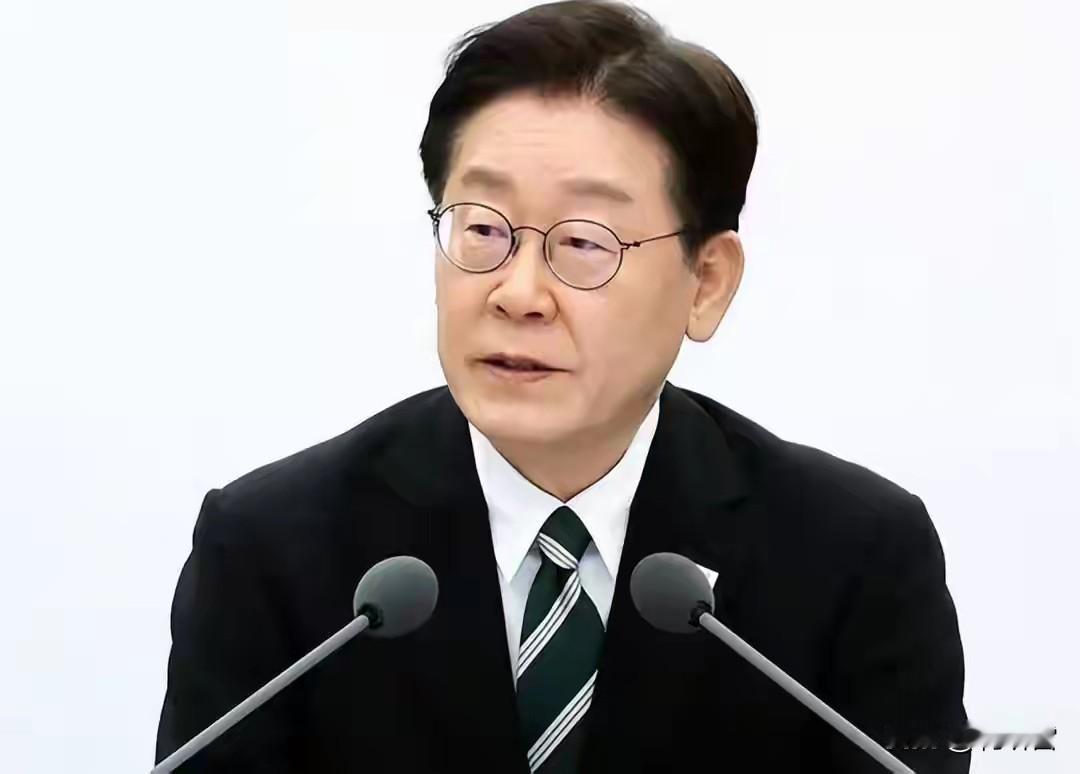 李在明教科书级的“以退为进”，他在推动者修宪，表面上退一步把总统五年的任期改为四
